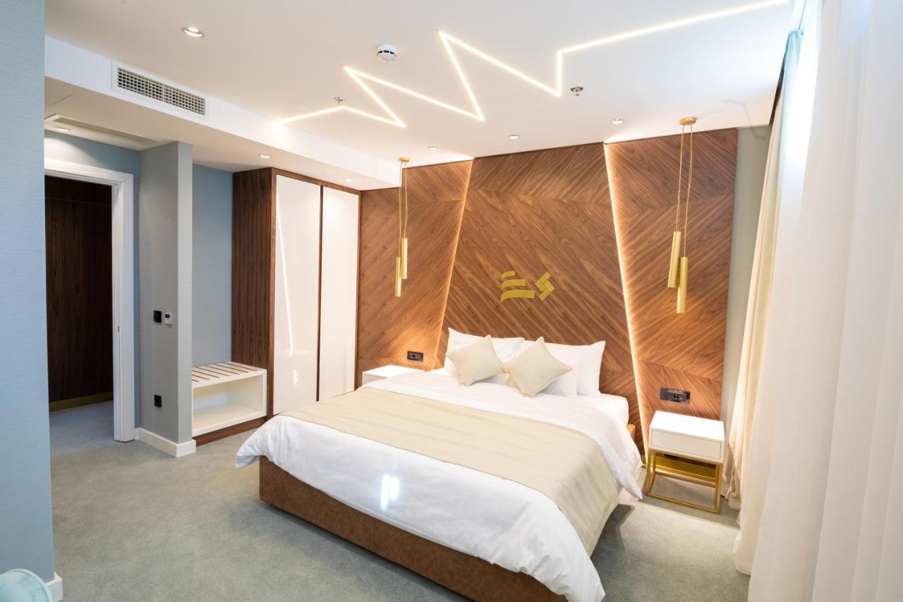 Hotel Pupin Novi Sad Exterior foto A bedroom at the hotel