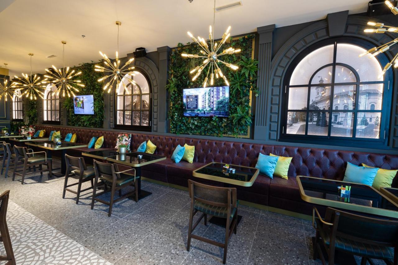 Hotel Pupin Novi Sad Exterior foto The interior of the restaurant